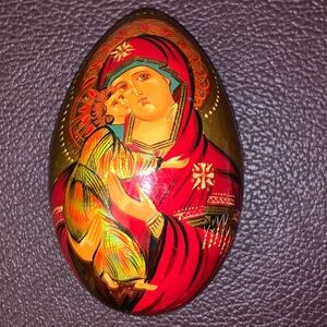 4" Russian Orthodox Church Handpainted Signed Wood Laquer Egg. Mary & Child